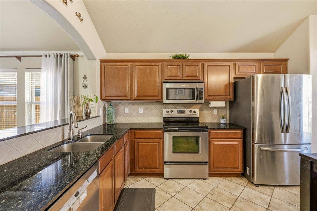 200 Jacinth Lane, Granbury, TX 76049