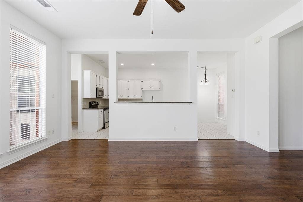 3221 Corning Drive, Plano, TX 75023 3221 Corning Drive, Plano, TX 75023