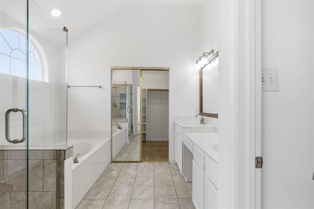 3221 Corning Drive, Plano, TX 75023 3221 Corning Drive, Plano, TX 75023