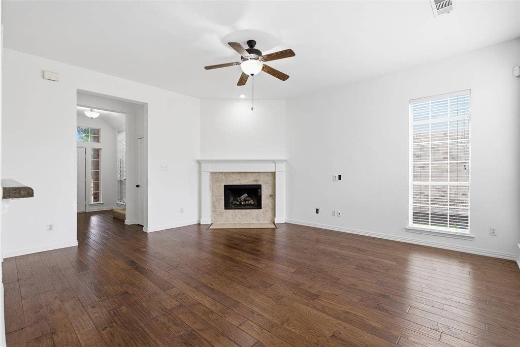 3221 Corning Drive, Plano, TX 75023 3221 Corning Drive, Plano, TX 75023