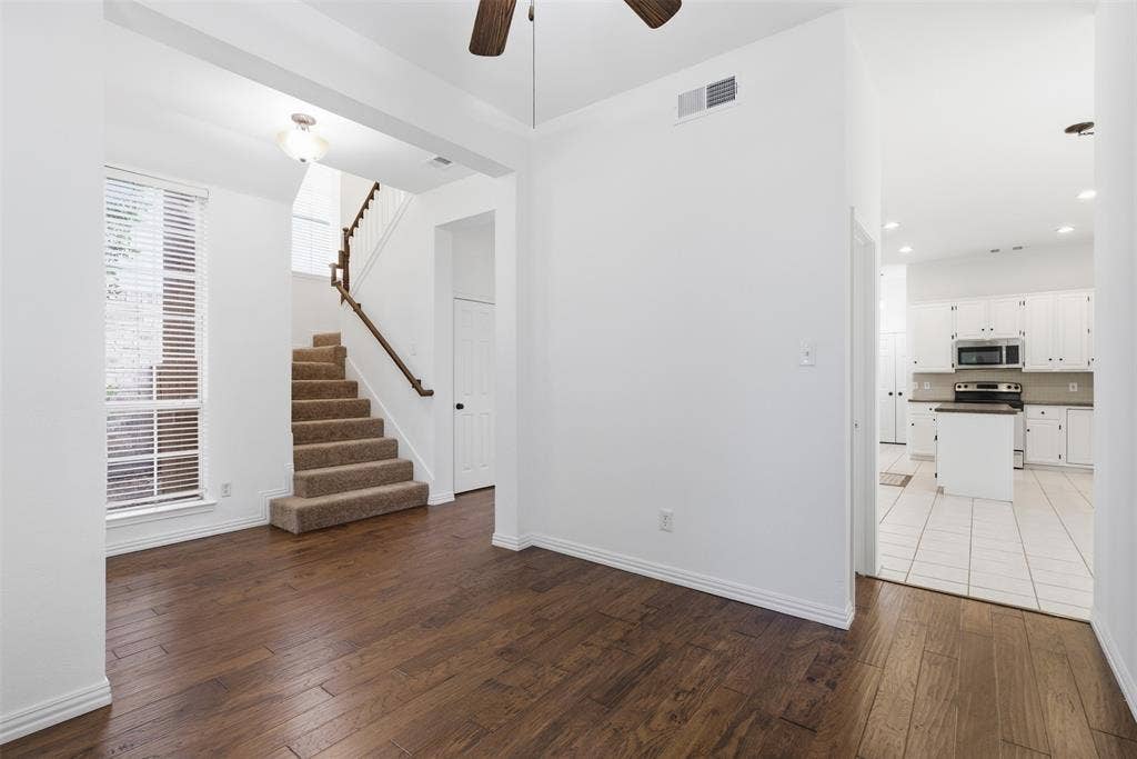 3221 Corning Drive, Plano, TX 75023 3221 Corning Drive, Plano, TX 75023