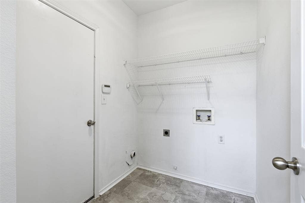 3221 Corning Drive, Plano, TX 75023 3221 Corning Drive, Plano, TX 75023