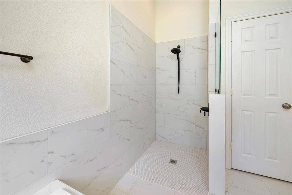 2214 New Mill Lane, Arlington, TX 76012