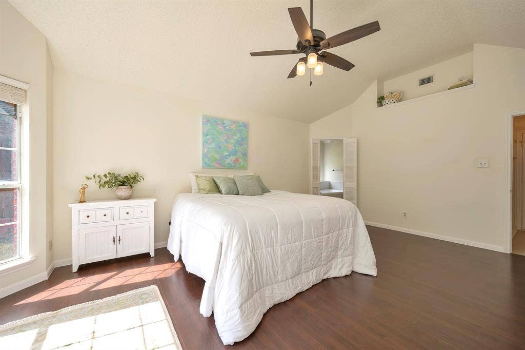 2214 New Mill Lane, Arlington, TX 76012