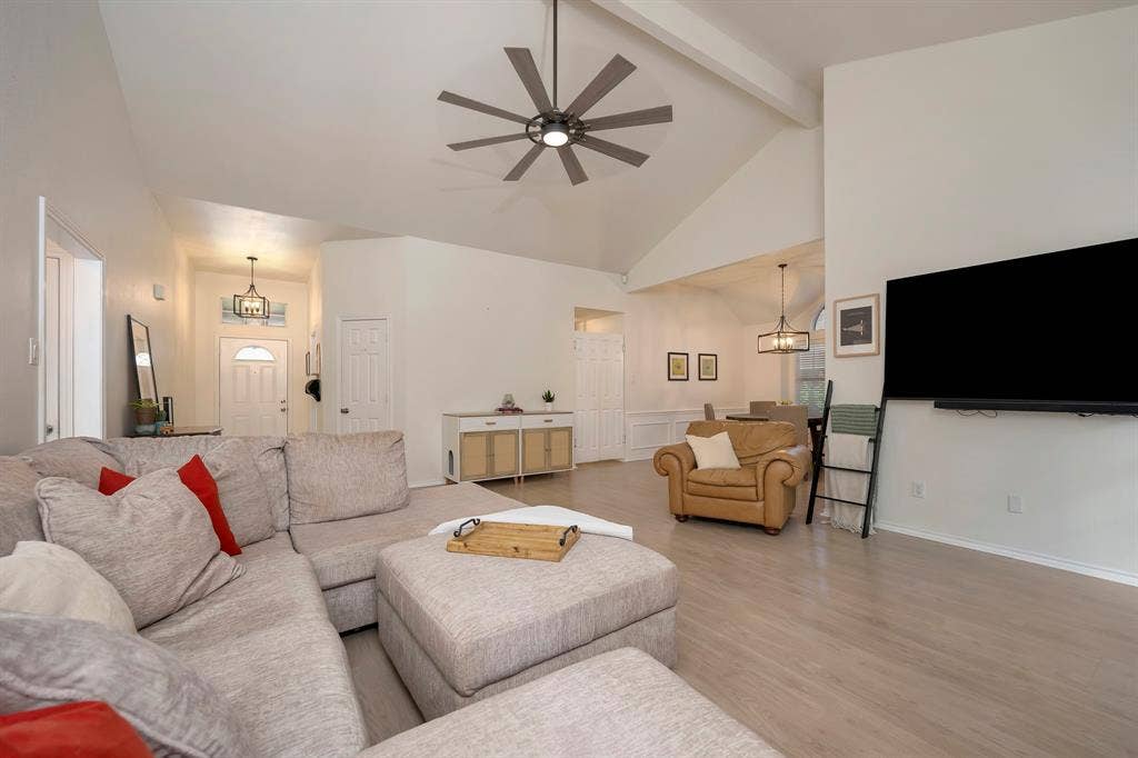 2214 New Mill Lane, Arlington, TX 76012