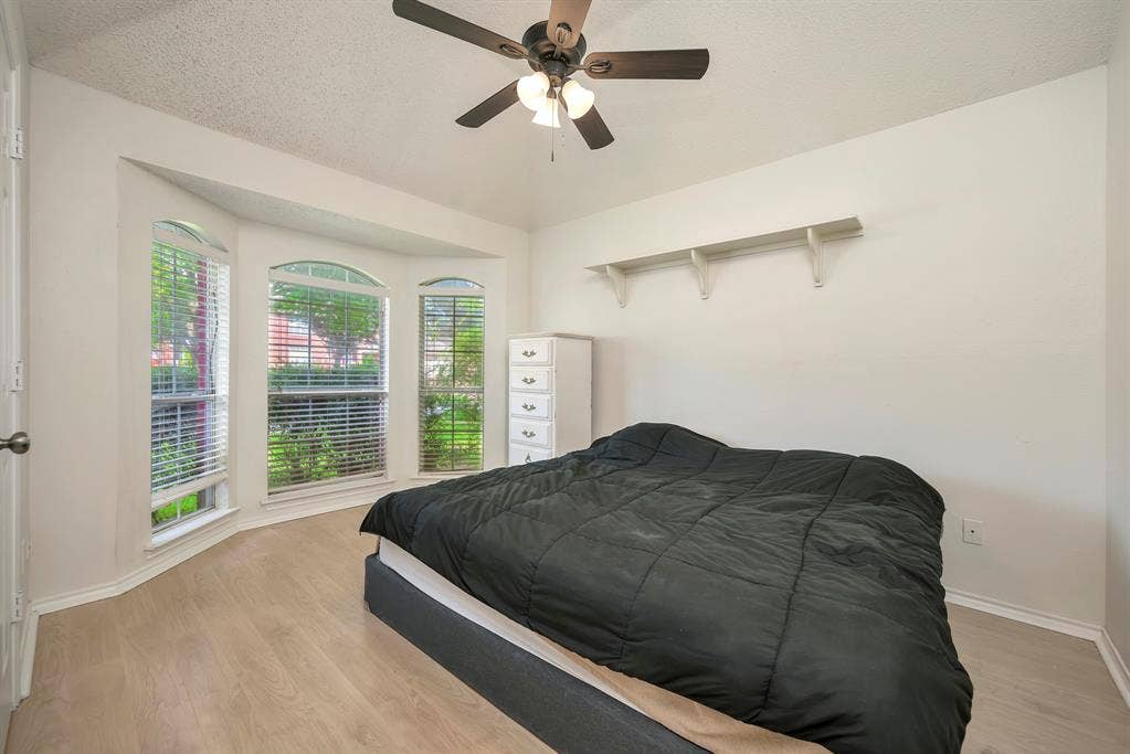 2214 New Mill Lane, Arlington, TX 76012