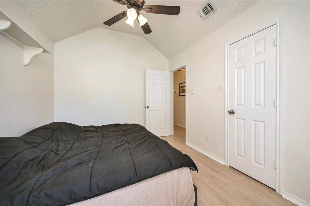 2214 New Mill Lane, Arlington, TX 76012