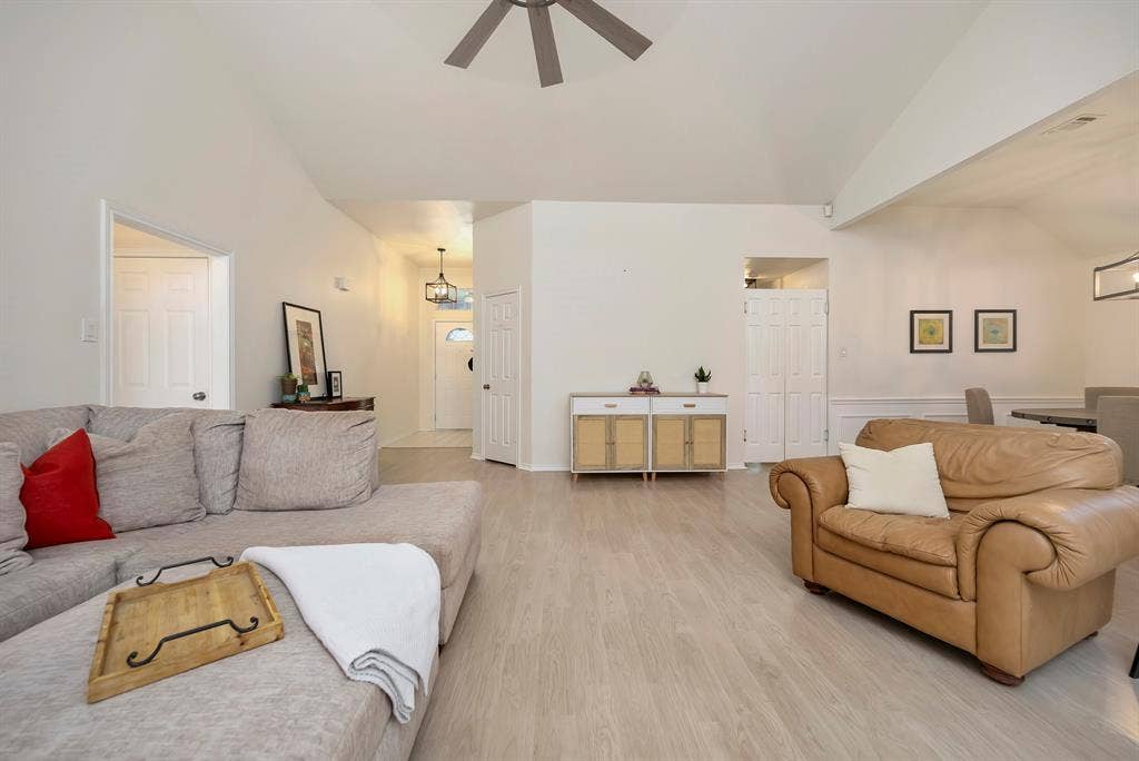 2214 New Mill Lane, Arlington, TX 76012