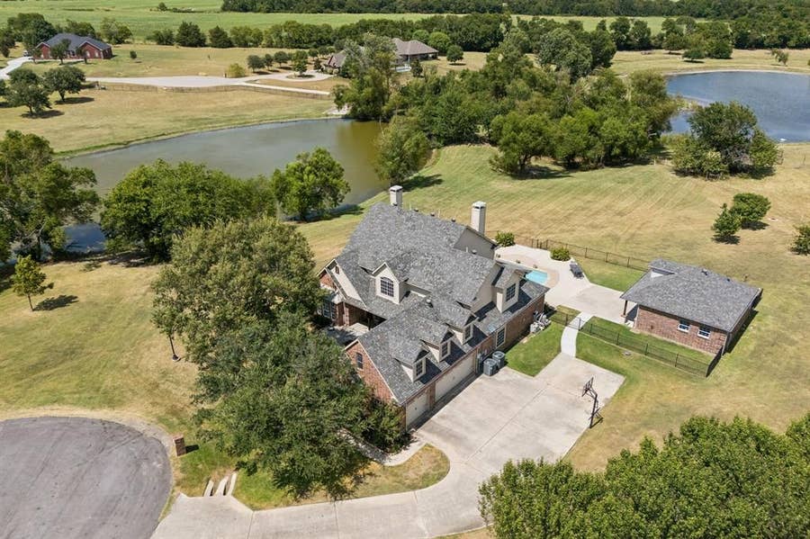 Property photo for 1920 High Point Circle, Celina, TX