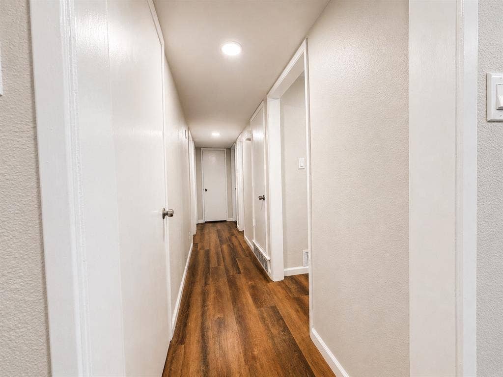 901 Melrose Drive, Richardson, TX 75080 901 Melrose Drive, Richardson, TX 75080