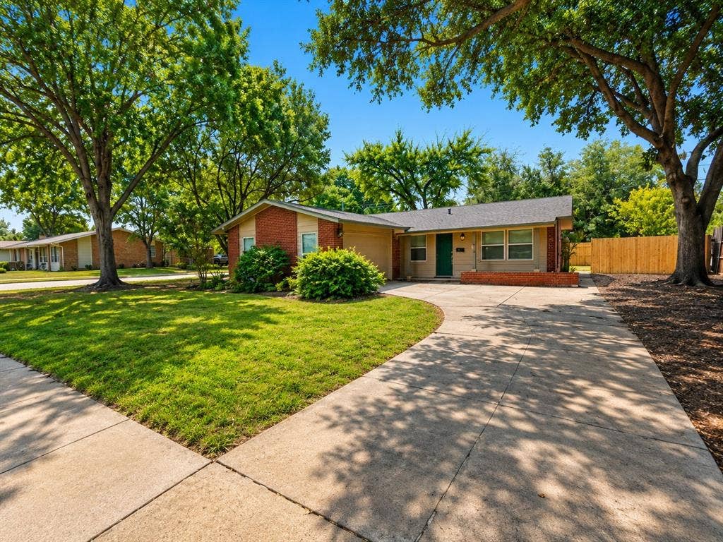901 Melrose Drive, Richardson, TX 75080 901 Melrose Drive, Richardson, TX 75080
