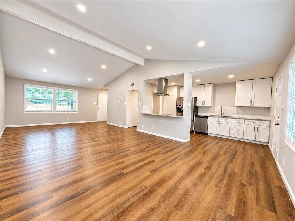 901 Melrose Drive, Richardson, TX 75080 901 Melrose Drive, Richardson, TX 75080