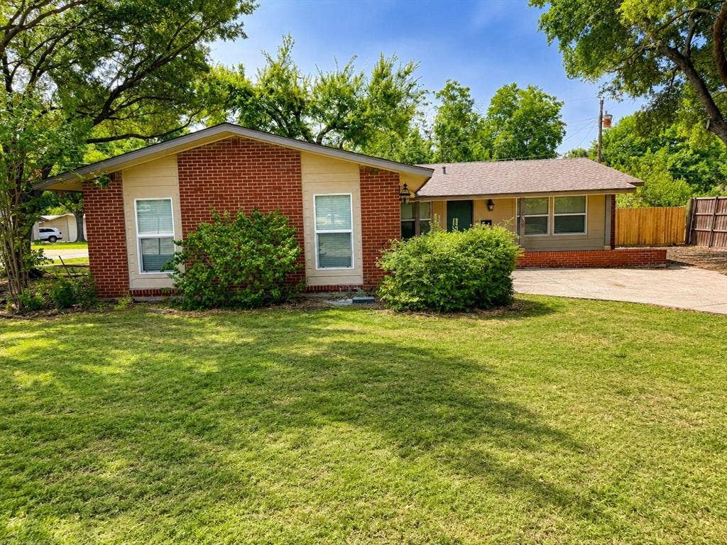 901 Melrose Drive, Richardson, TX 75080 901 Melrose Drive, Richardson, TX 75080