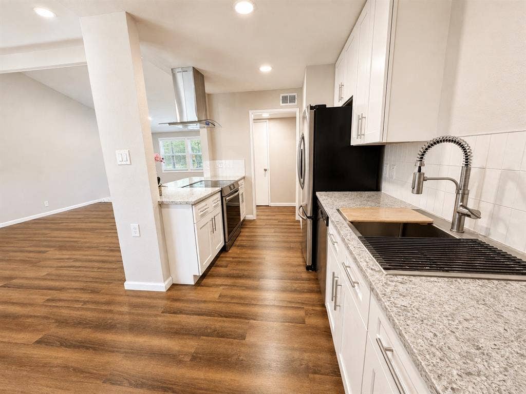 901 Melrose Drive, Richardson, TX 75080 Totally updated with new appliances included