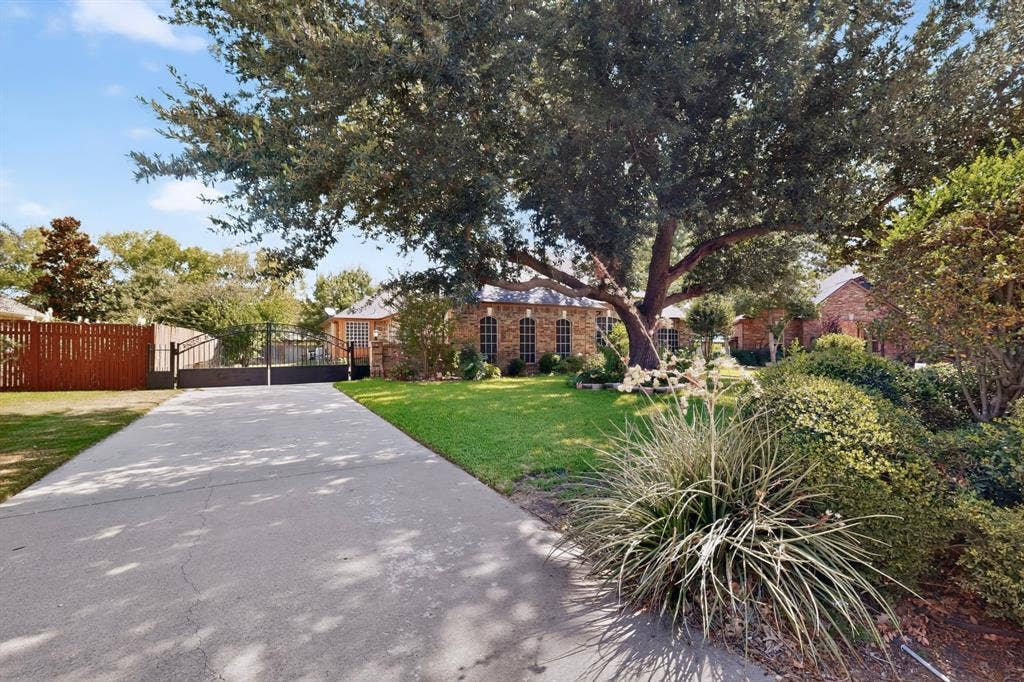 713 Mockingbird Court, Crowley, TX 76036 713 Mockingbird Court, Crowley, TX 76036