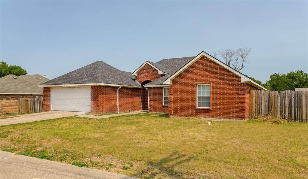 1015 Balkan Drive, Lancaster, TX 75134 1015 Balkan Drive, Lancaster, TX 75134