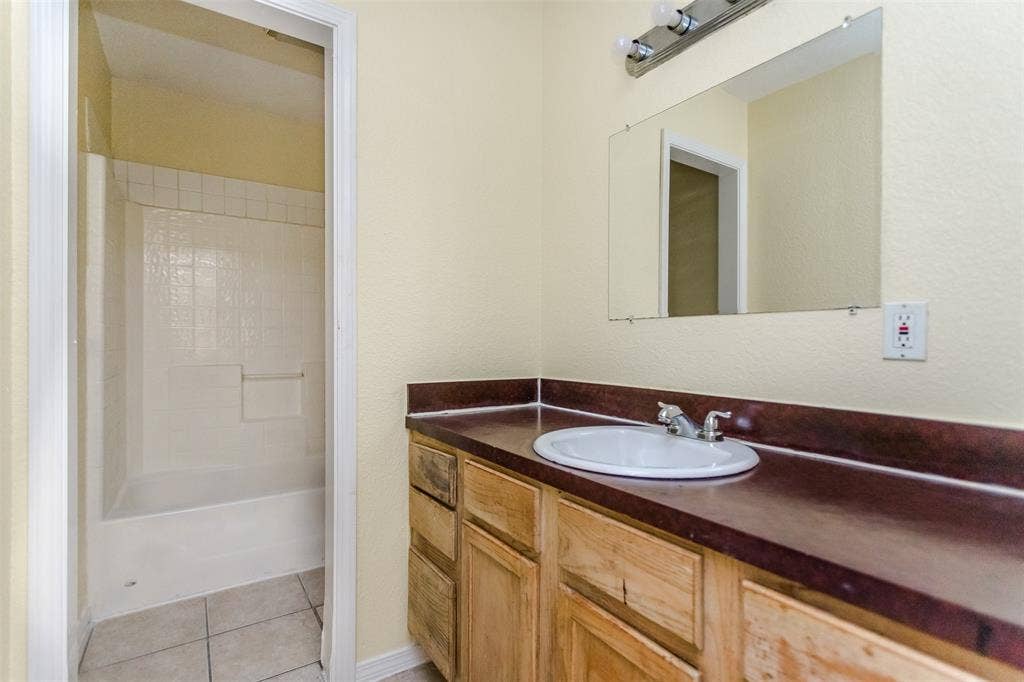 1015 Balkan Drive, Lancaster, TX 75134 1015 Balkan Drive, Lancaster, TX 75134