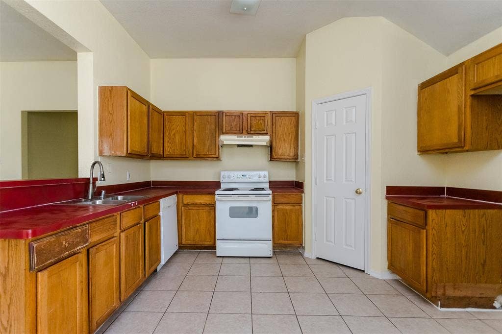 1015 Balkan Drive, Lancaster, TX 75134 1015 Balkan Drive, Lancaster, TX 75134