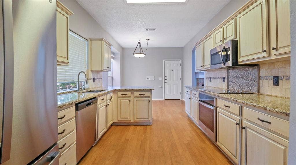 9512 Preston Vineyard Drive, Frisco, TX 75035 9512 Preston Vineyard Drive, Frisco, TX 75035