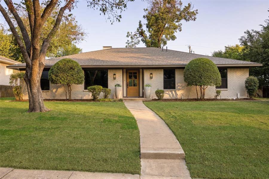 Property photo for 304 Ridgewood Drive, Richardson, TX