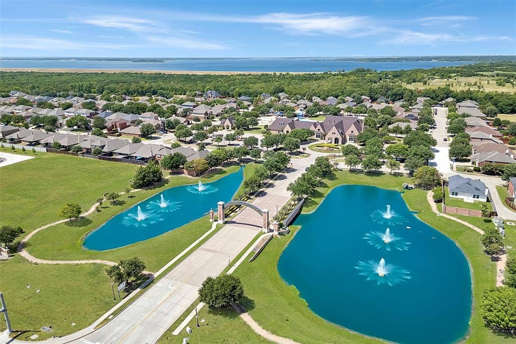 821 Austin Lane, Lavon, TX 75166 821 Austin Lane, Lavon, TX 75166