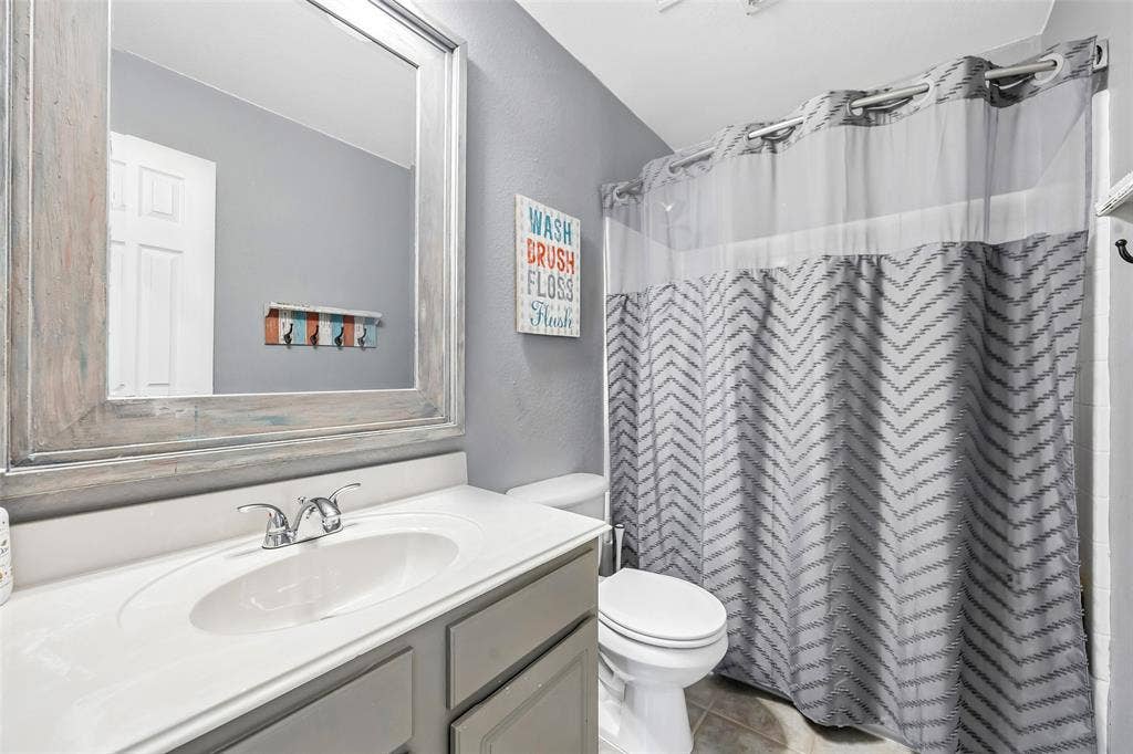 821 Austin Lane, Lavon, TX 75166 821 Austin Lane, Lavon, TX 75166