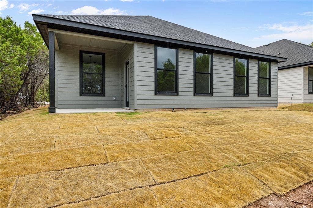 5714 Barkridge Drive, Granbury, TX 76048 5714 Barkridge Drive, Granbury, TX 76048