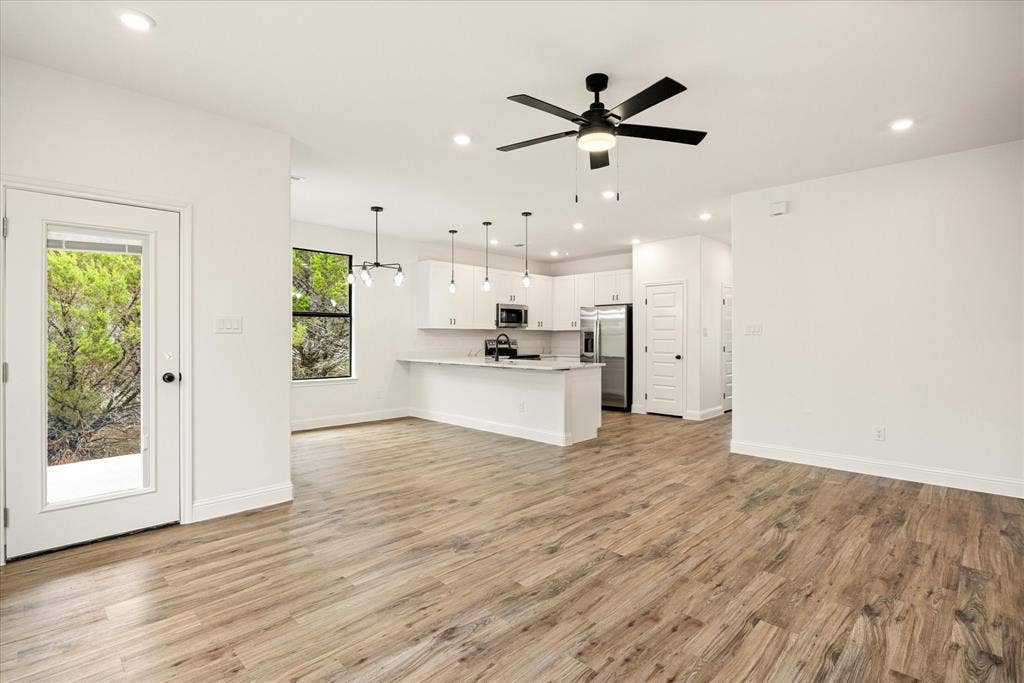 5714 Barkridge Drive, Granbury, TX 76048 5714 Barkridge Drive, Granbury, TX 76048
