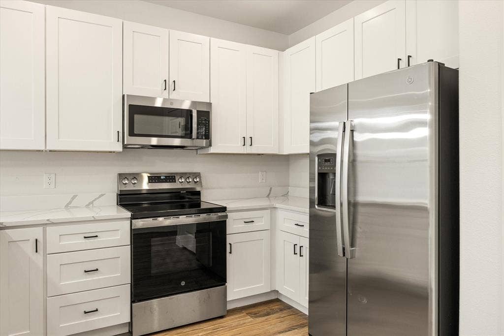 5714 Barkridge Drive, Granbury, TX 76048 5714 Barkridge Drive, Granbury, TX 76048
