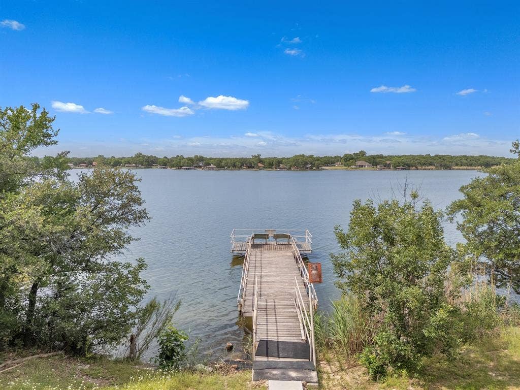 5714 Barkridge Drive, Granbury, TX 76048 5714 Barkridge Drive, Granbury, TX 76048