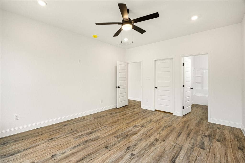 5714 Barkridge Drive, Granbury, TX 76048 5714 Barkridge Drive, Granbury, TX 76048