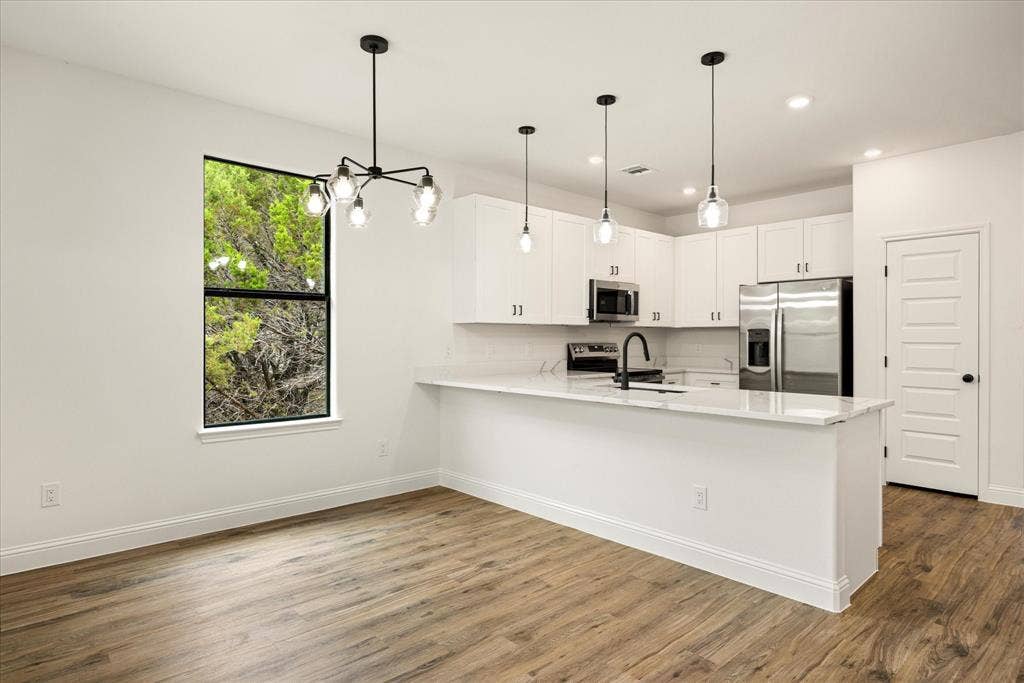 5714 Barkridge Drive, Granbury, TX 76048 5714 Barkridge Drive, Granbury, TX 76048