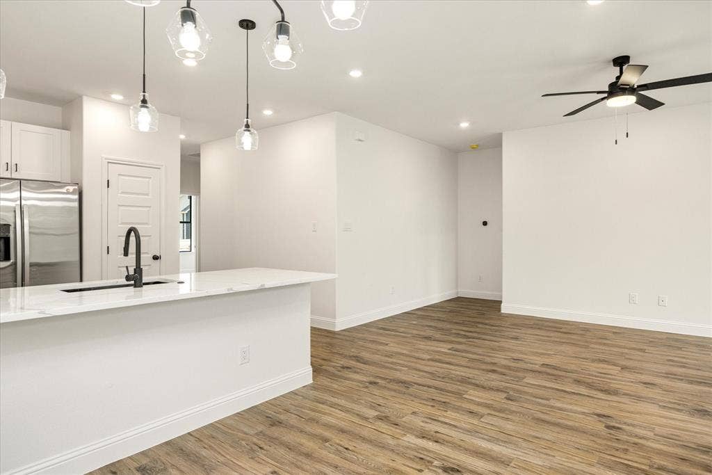 5714 Barkridge Drive, Granbury, TX 76048 5714 Barkridge Drive, Granbury, TX 76048