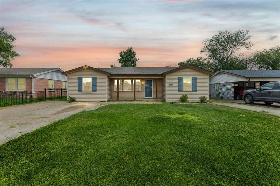 Property photo for 116 Highland Drive, Ennis, TX
