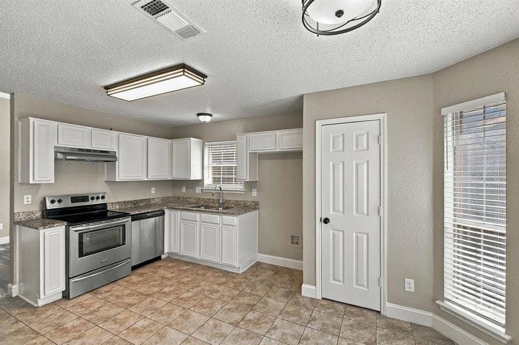 1107 Chancellorsville Parkway, Grand Prairie, TX 75052 1107 Chancellorsville Parkway, Grand Prairie, TX 75052
