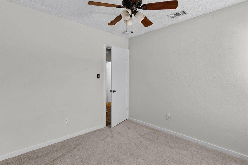 5001 Darrow Lane, Arlington, TX 76017 5001 Darrow Lane, Arlington, TX 76017