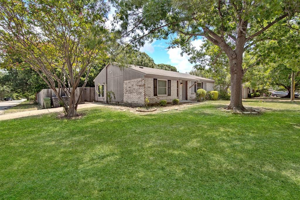 5001 Darrow Lane, Arlington, TX 76017 5001 Darrow Lane, Arlington, TX 76017