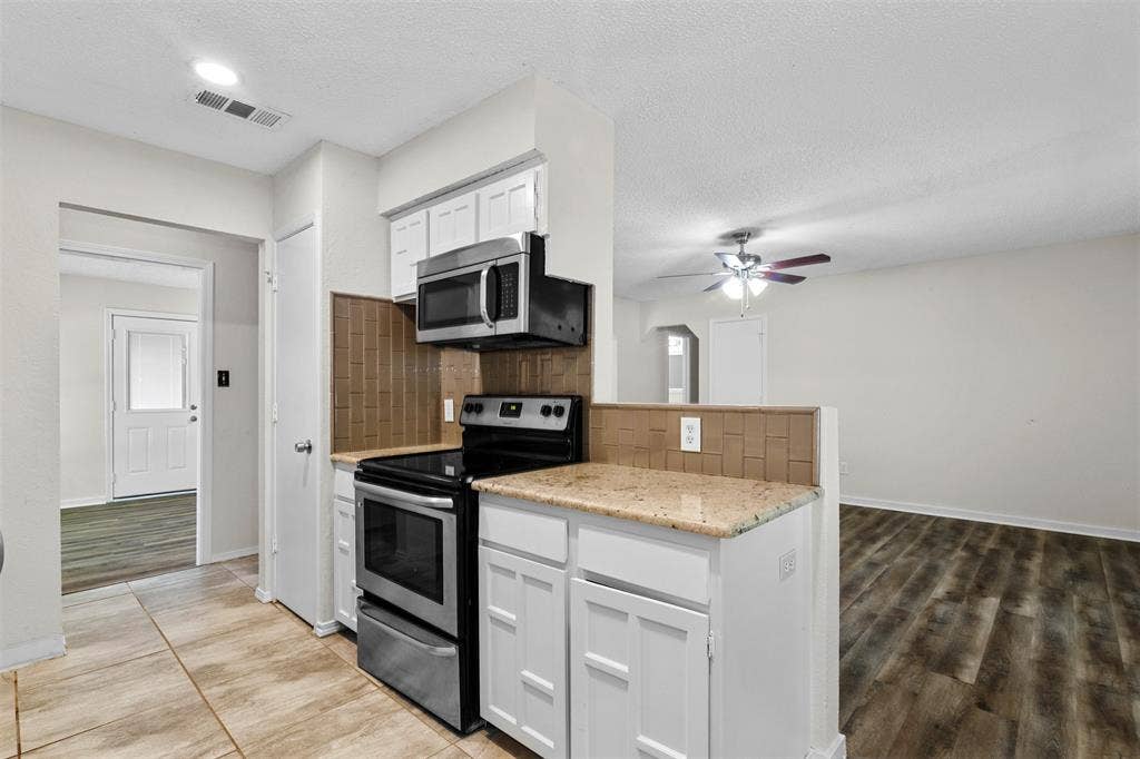 5001 Darrow Lane, Arlington, TX 76017 5001 Darrow Lane, Arlington, TX 76017