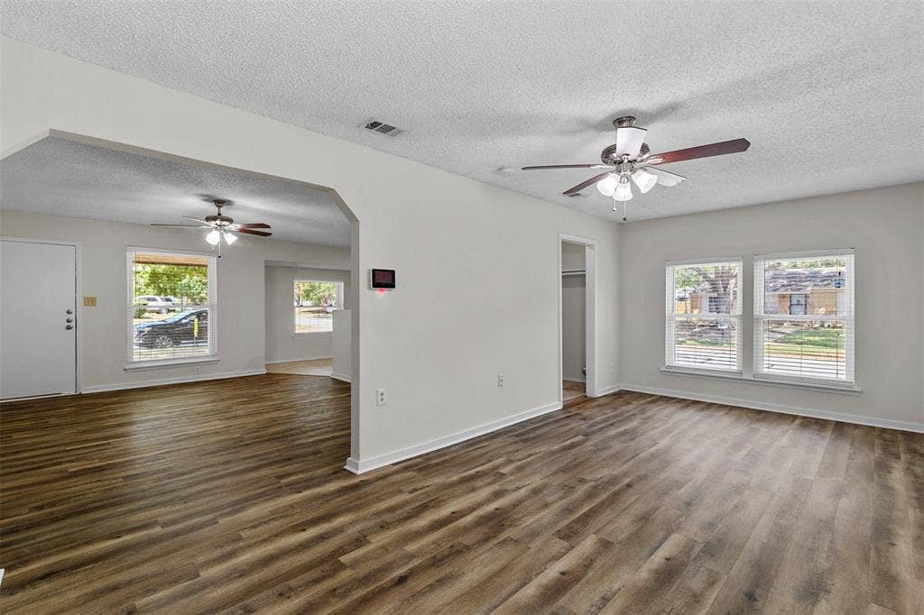 5001 Darrow Lane, Arlington, TX 76017 5001 Darrow Lane, Arlington, TX 76017