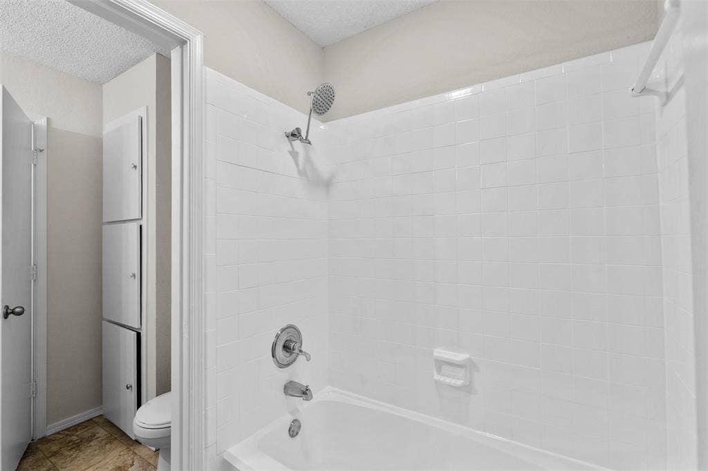 5001 Darrow Lane, Arlington, TX 76017 5001 Darrow Lane, Arlington, TX 76017