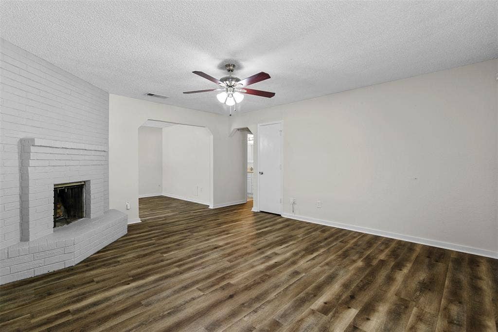 5001 Darrow Lane, Arlington, TX 76017 5001 Darrow Lane, Arlington, TX 76017