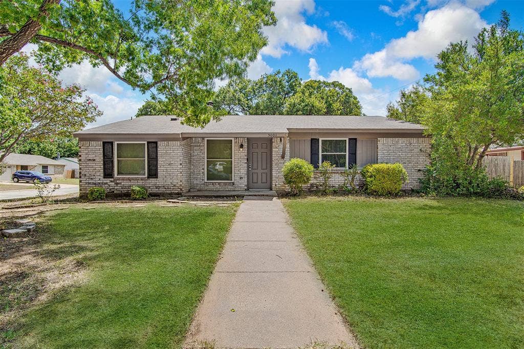 5001 Darrow Lane, Arlington, TX 76017 5001 Darrow Lane, Arlington, TX 76017