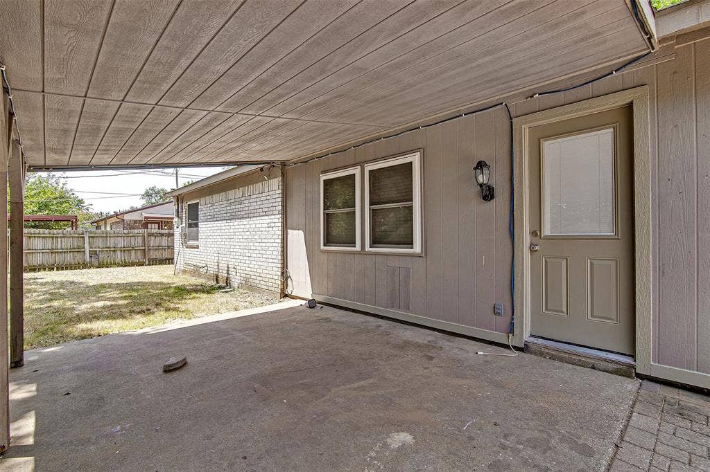 5001 Darrow Lane, Arlington, TX 76017 5001 Darrow Lane, Arlington, TX 76017
