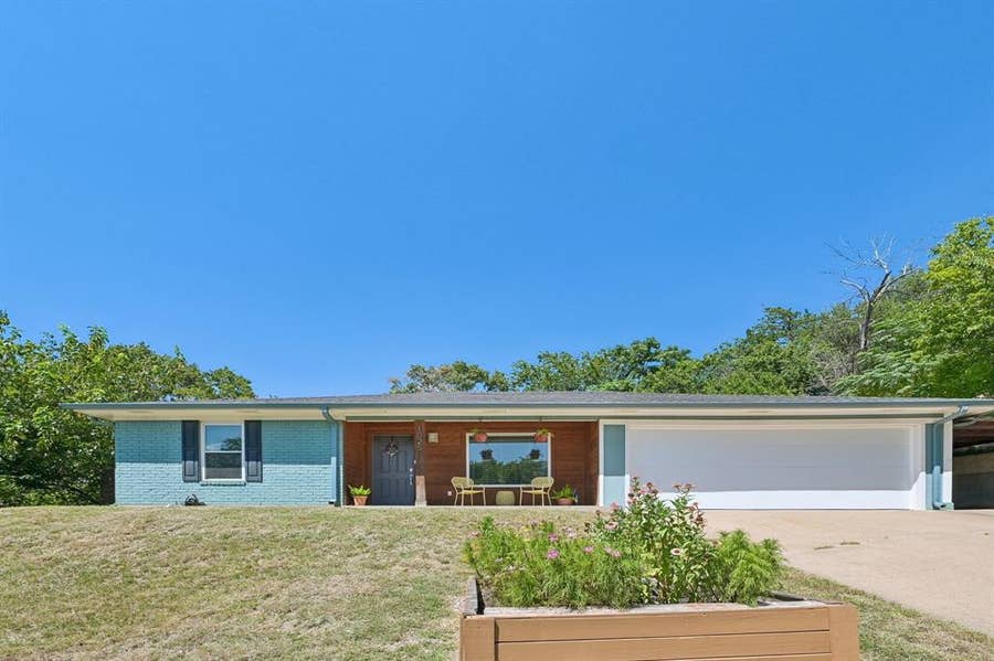 Property photo for 1025 Wedgewood Drive, Woodway, TX
