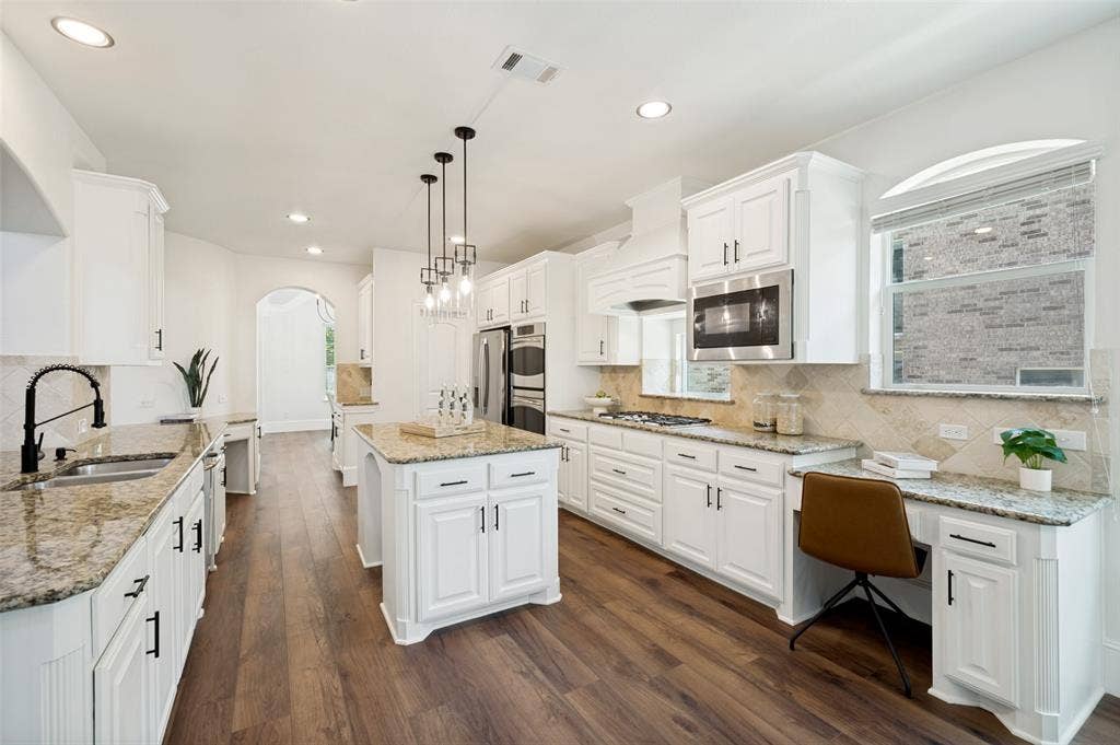 10432 Bartlett Drive, Frisco, TX 75035 10432 Bartlett Drive, Frisco, TX 75035