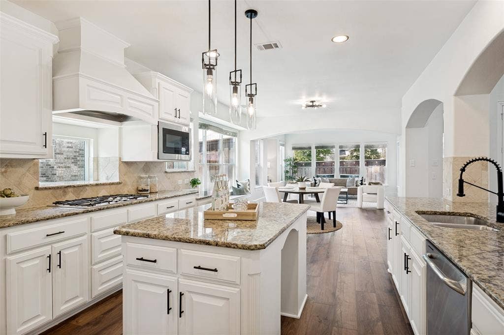 10432 Bartlett Drive, Frisco, TX 75035 10432 Bartlett Drive, Frisco, TX 75035
