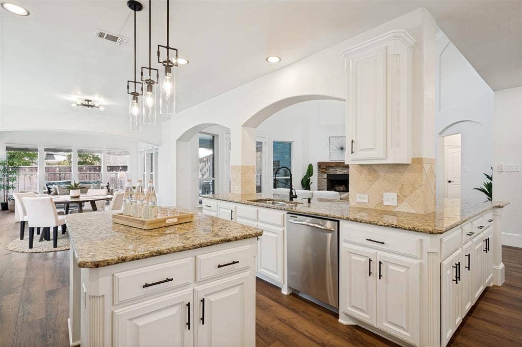 10432 Bartlett Drive, Frisco, TX 75035 10432 Bartlett Drive, Frisco, TX 75035