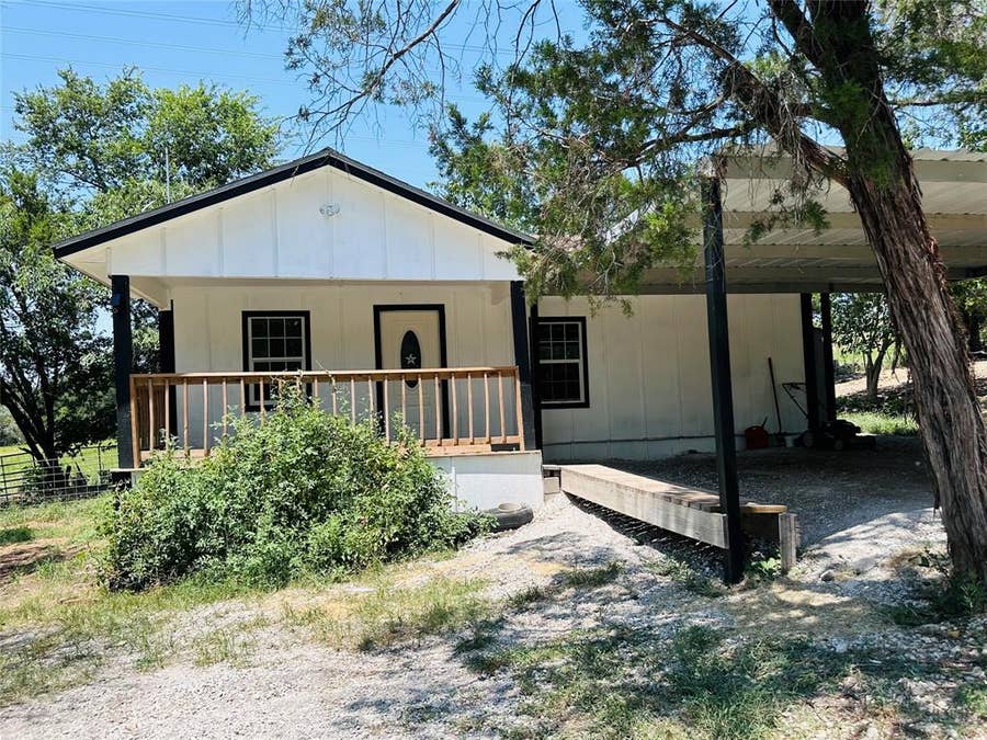 Property photo for 3006 Wagon Train Trail, Granbury, TX