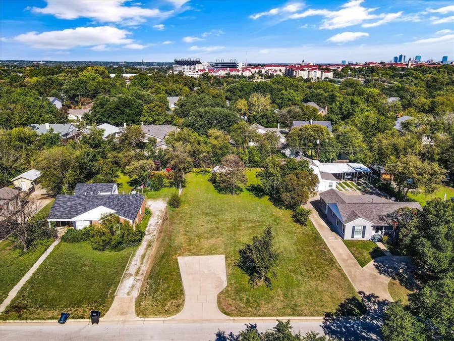 Property photo for 3512 W Biddison Street, Fort Worth, TX