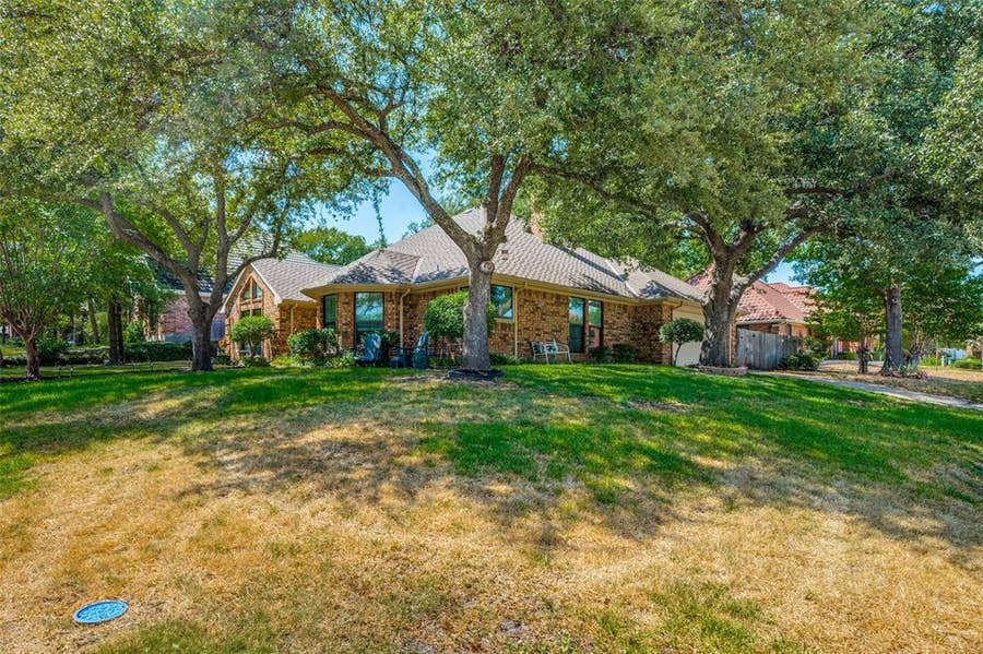 Property photo for 700 Reese Lane, Hurst, TX
